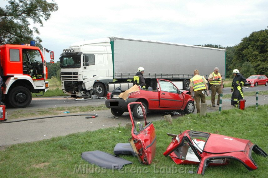 VU LKW PKW Koeln Suelz Berrenratherstr 11 .jpg